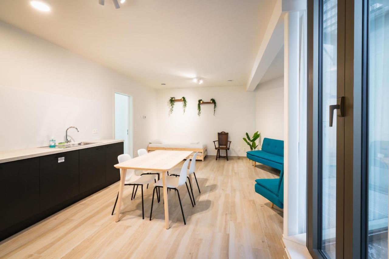 Opera Square Apartments In The Center Of Antwerpen Bagian luar foto